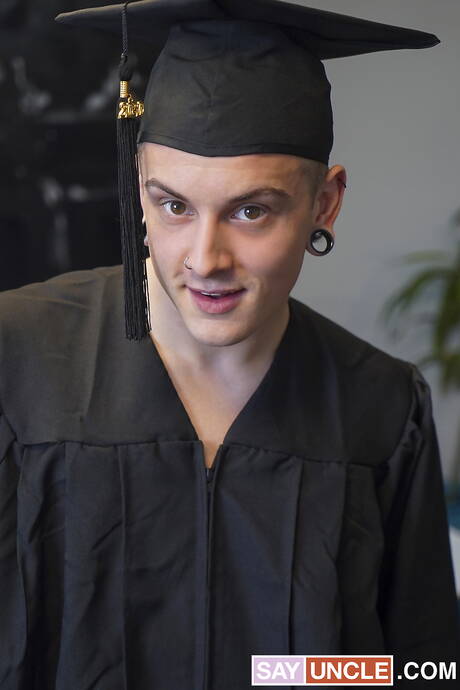 帥哥Marco Bianchi、Rocky Vallarta和Harvey Sid三人組激情狂歡