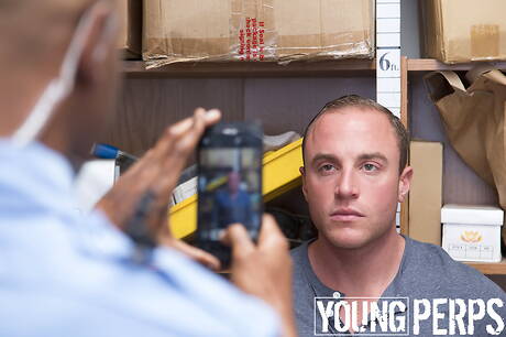 Le costaud Charles King et le taureau américain Jacob Durham ont des relations sexuelles anales interraciales