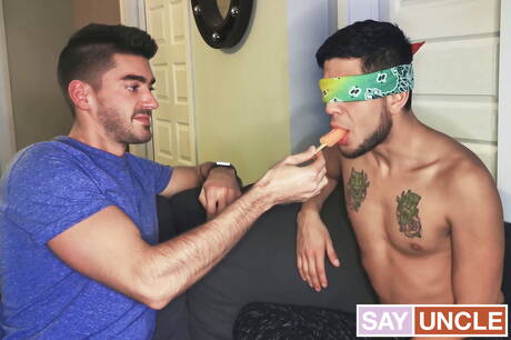 Beefcake Raphael and costa rican beefy Alex Montenegro love each other