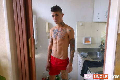 SayUncle Classics: Latin hunk Kendro suck the cock