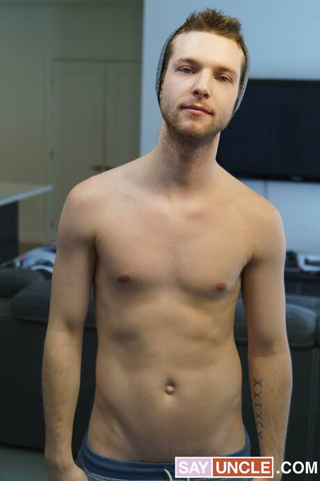 Geile kerels Alex Montenegro, Benjamin Blue en William Moore hebben een goede trio-seks