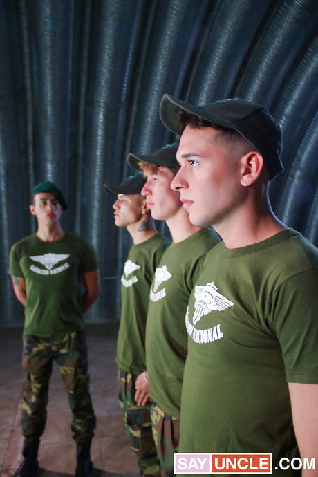 Sly Conan, Loick, Leonel, Dimitry w scenie seksu grupowego