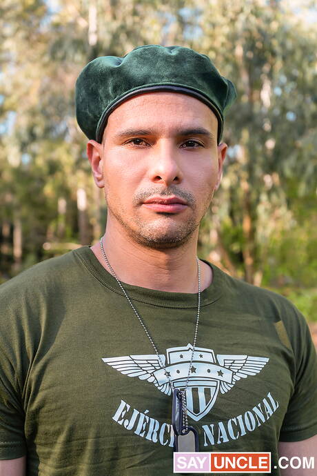 Vincent Landi, Antu Burghos, Faisul Bittar, Giorgio Angelo, Cesar, Claude, Viktor Muller biorą udział w orgii na świeżym powietrzu