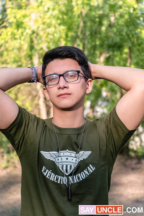 Military Dick: Vincent Landi, Antu Burghos, Faisul Bittar, Giorgio Angelo, Cesar, Claude, Viktor Muller take a part in orgy outside