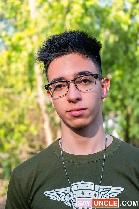 Vincent Landi, Antu Burghos, Faisul Bittar, Giorgio Angelo, Cesar, Claude und Viktor Muller nehmen draußen an einer Orgie teil