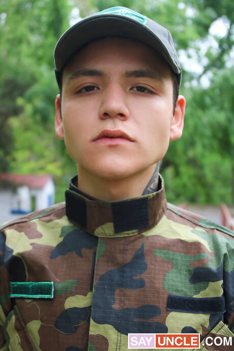 Hot twink Aaron Vigo and american hot twink Leonel Russel sucking and screwing each other outside