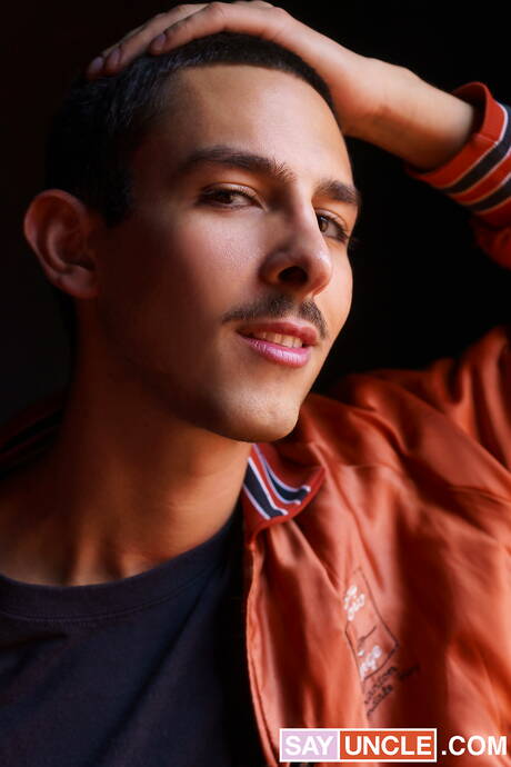 Heiße amerikanische Jungs, der junge Axel Yerel und der attraktive Enrique Mudu haben draußen guten Sex