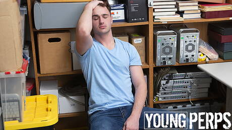 Il bel fusto britannico Michael Boston e il muscoloso Tony Shore si fanno un culo