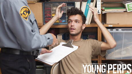 Hunk Kai Falco and ebony stud Mike Maverick have a hot sex