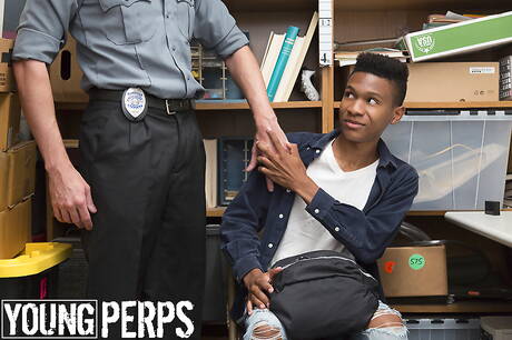 American hunk Jack Hunter and young Darien Foster in black on white anal sex