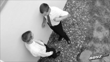 Stud Elder Berry and strongman Kyle Evans have a good oral sex