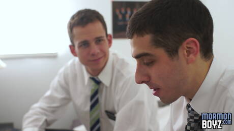 Nice american buddies pretty boy Garrett Cooper and hunky guy Mike Edge banged each other