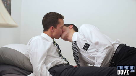 Nice american buddies pretty boy Garrett Cooper and hunky guy Mike Edge banged each other