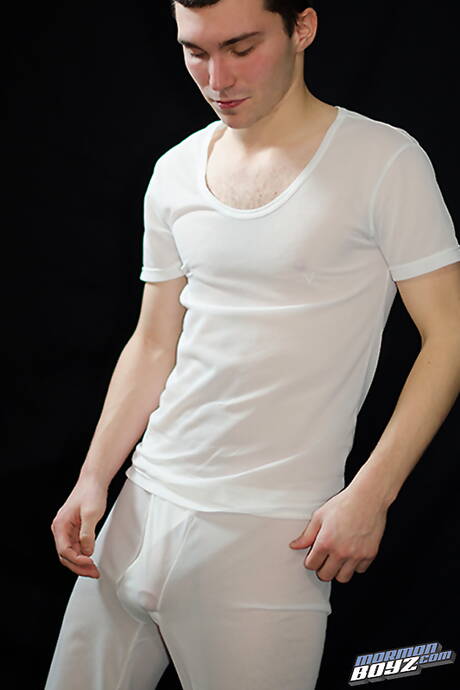 Strongman Elder James stripping off