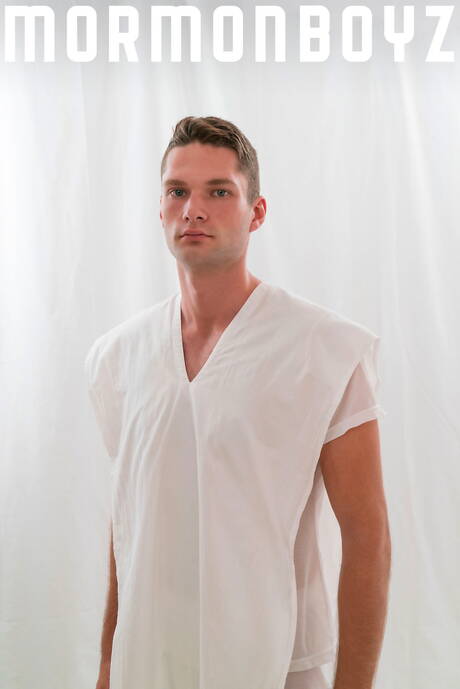 Tough guy Elder Dobrovnik and hunk President Oaks in hot homosexual scene