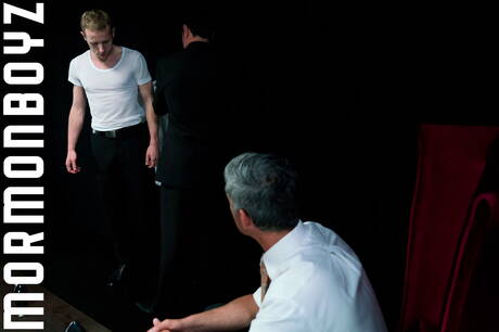 Hot american guys young boy Austin Everett and beefy President Oaks doing a handjob