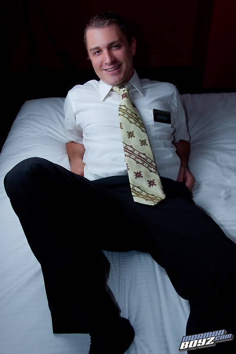 Strongman Elder Hatch jack off his dick