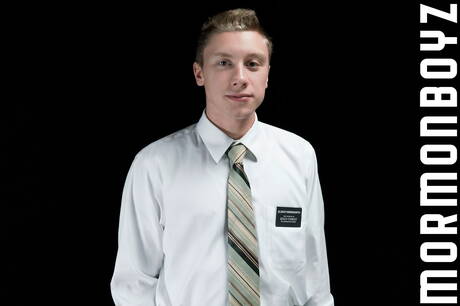 El supersemental Elder Farnsworth y el galán Presidente Oaks tienen un buen sexo oral