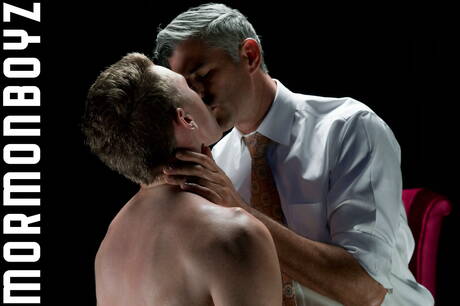 Il super stallone Elder Farnsworth e il fusto President Oaks si godono un bel sesso orale