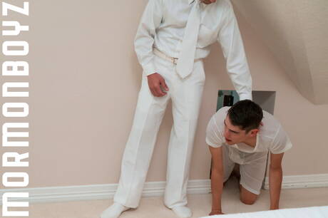 Superstud Elder Farnsworth and tough guy President Nelson have anal sex