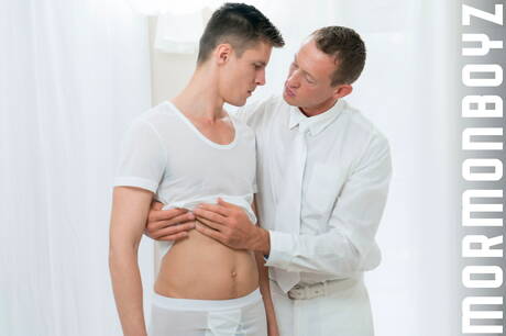 American stars young boy Alex Chandler and tough guy Pierce Paris sucking and screwing each other