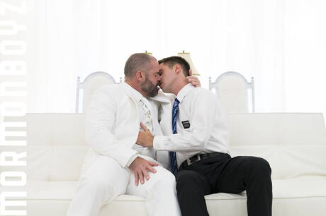 Le star americane, il giovane Elder Gardner e il bel ragazzo Max Sargent, fanno sesso di coppia bollente