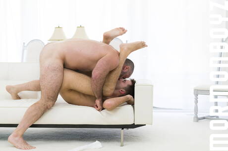 Le star americane, il giovane Elder Gardner e il bel ragazzo Max Sargent, fanno sesso di coppia bollente