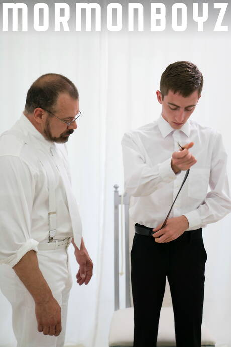 Il giovane Kadus King e il muscoloso americano Max Sargent amano il bondage