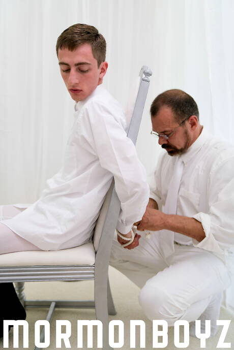 De jonge Kadus King en de Amerikaanse spierbundel Max Sargent zijn dol op bondage