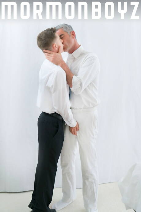 La pornostar americana Britain Westbury e il duro presidente Oaks fanno sesso bollente