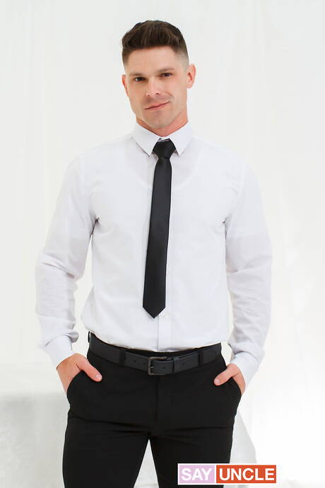 肌肉發達的亞歷克斯·坦納和美國肌肉男德文·弗蘭科在火熱的屁股上