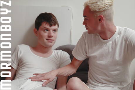 Nice american boys young boy Joe Ex and pretty boy Elder Jones make a love