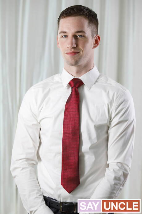 Missionary Boys: Canadian husky guy Manuel Skye and canadian husky guy Thyle Knoxx have a hot sex