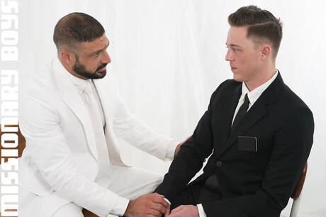 Italian bear Marco Napoli and muscular Cayden Salone have a hot sex