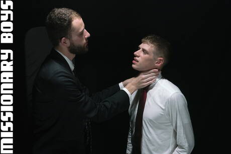 American pornstars twink Oliver Dean and strongman Bishop Davies in ass spanking session