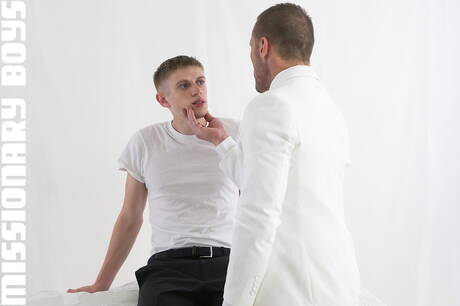 Hot americans, well-built Myles Landon and beautiful boy Oliver Dean have a hot sex