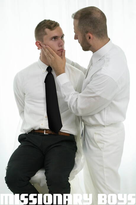 American pornstars twink Darron Bluu and mature bear Joel Someone in cock sucking scene