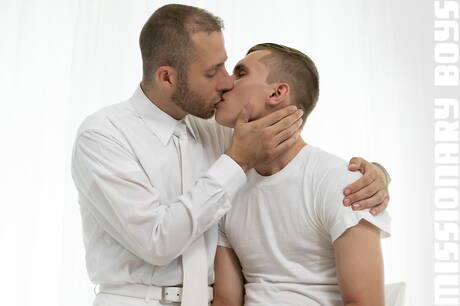 American pornstars twink Darron Bluu and mature bear Joel Someone in cock sucking scene