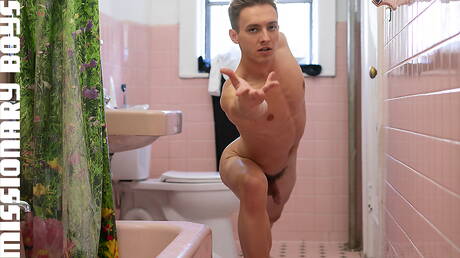 American tough guy Cameron Basinger posing nude in bathroom