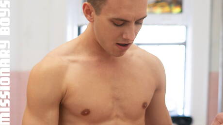 American tough guy Cameron Basinger posing nude in bathroom