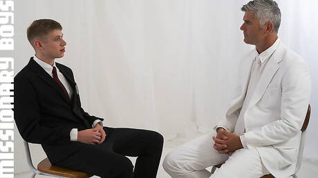 Nice american buddies beefy President Oaks and twink Oliver Dean have anal sex