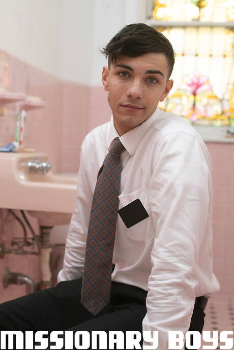 Pretty american boys young dude Alex Riley and young dude Darron Bluu in hot homosexual scene in bath