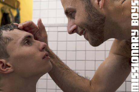 Famous americans, twink Darron Bluu and mature bear Joel Someone in hot ass fuck action in shower