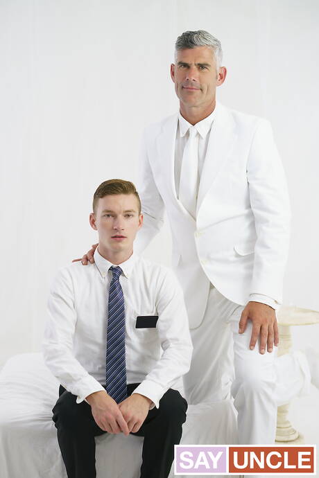 Hot americans, tough guy President Oaks and beautiful boy Dylan Herring fuck ass after blowjob