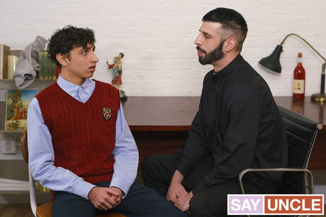 Der kanadische harte Kerl Romeo Davis und der junge Latino Carter Ford in heißer homosexueller Action