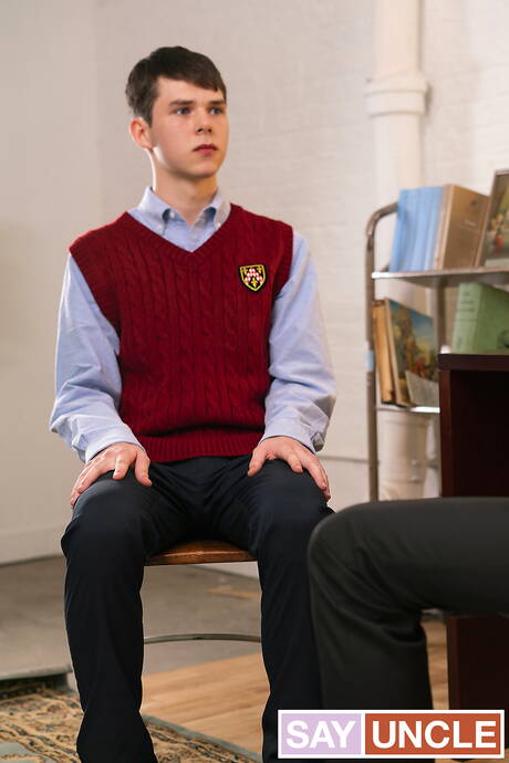 De knappe Dakota Lovell en de knappe Father Gallo in een kontneukpartij