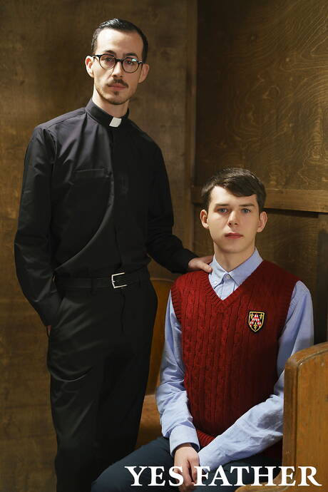 Nette amerikanische Jungs, heißer Twink Dakota Lovell und junger Pater Fiore haben einen guten Analsex