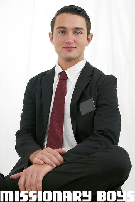 Italian hairy bear Marco Napoli and american young dude Mason Anderson fuck after dick sucking