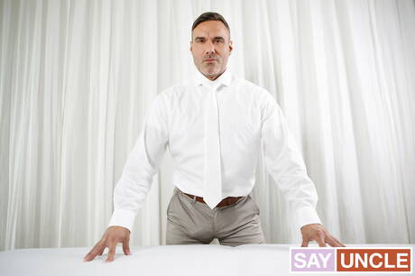 El canadiense Manuel Skye, bien formado, y el joven canadiense Benjamin Blue en un apasionado sexo anal.