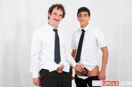 Hot americans, tough guy Greg Mckeon and young boy Gabe Bradshaw fuck ass after sucking